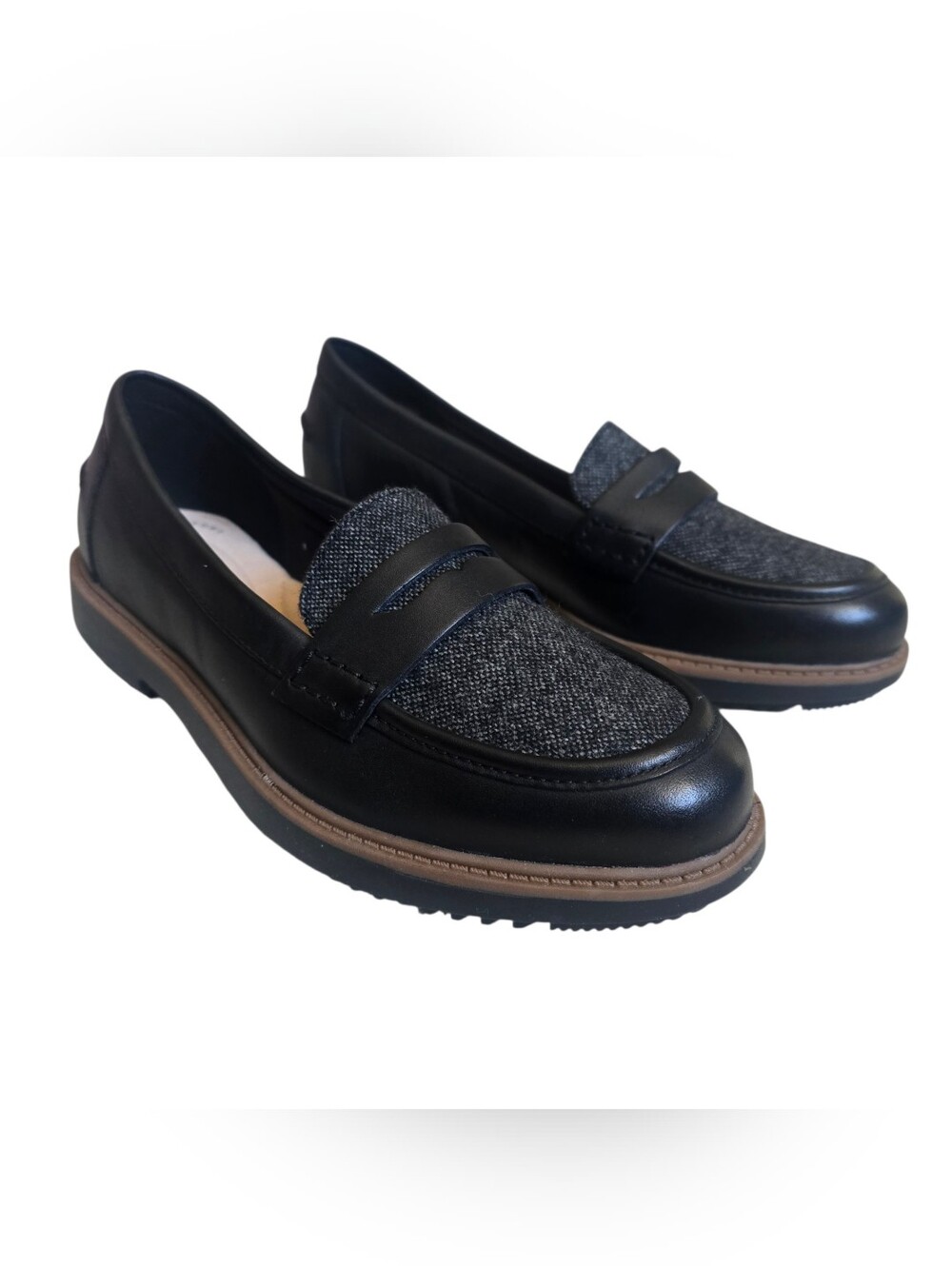 NWOB Clarks Raisie Eletta Black Preppy Classic Tweed Loafers Size 6M